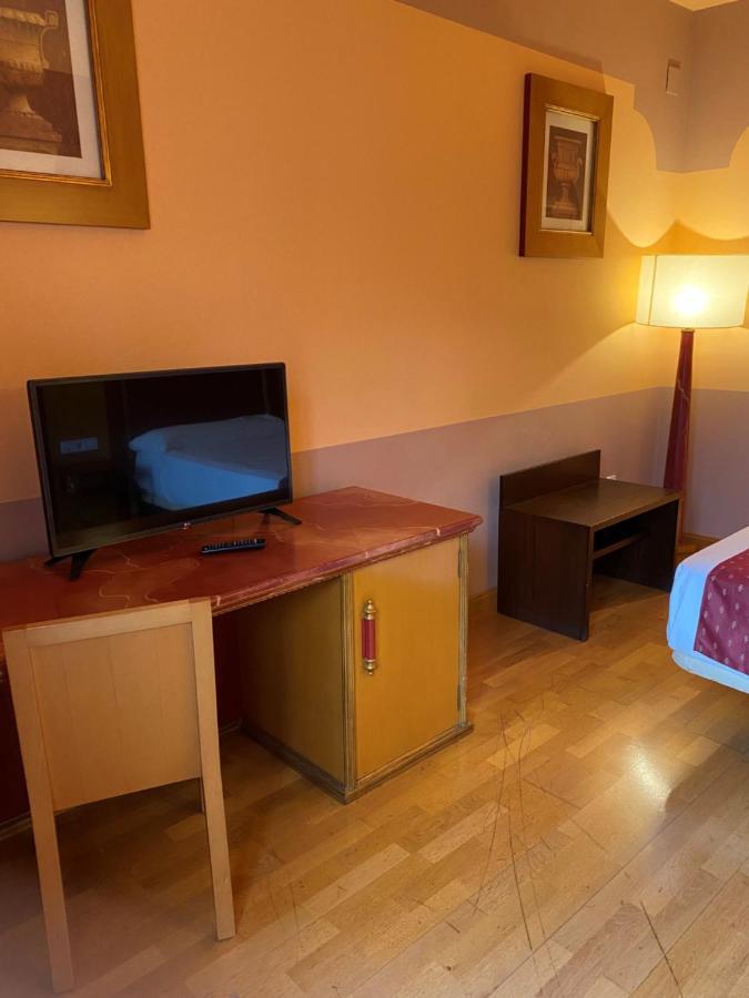 Hotel Fuente Las Piedras Cabra Eksteriør billede