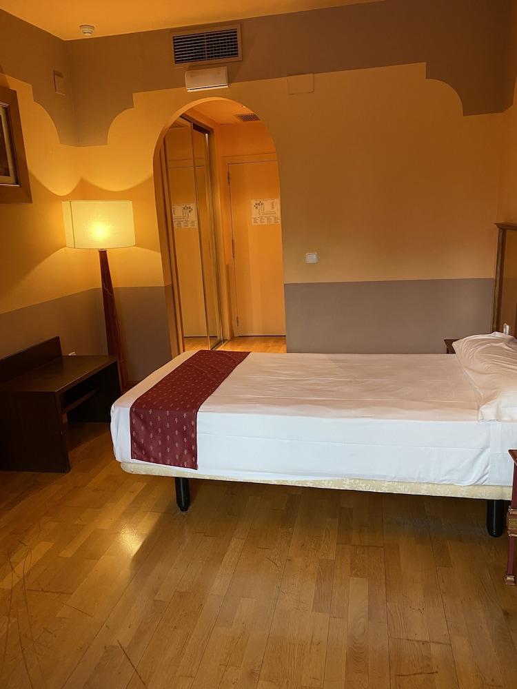 Hotel Fuente Las Piedras Cabra Eksteriør billede