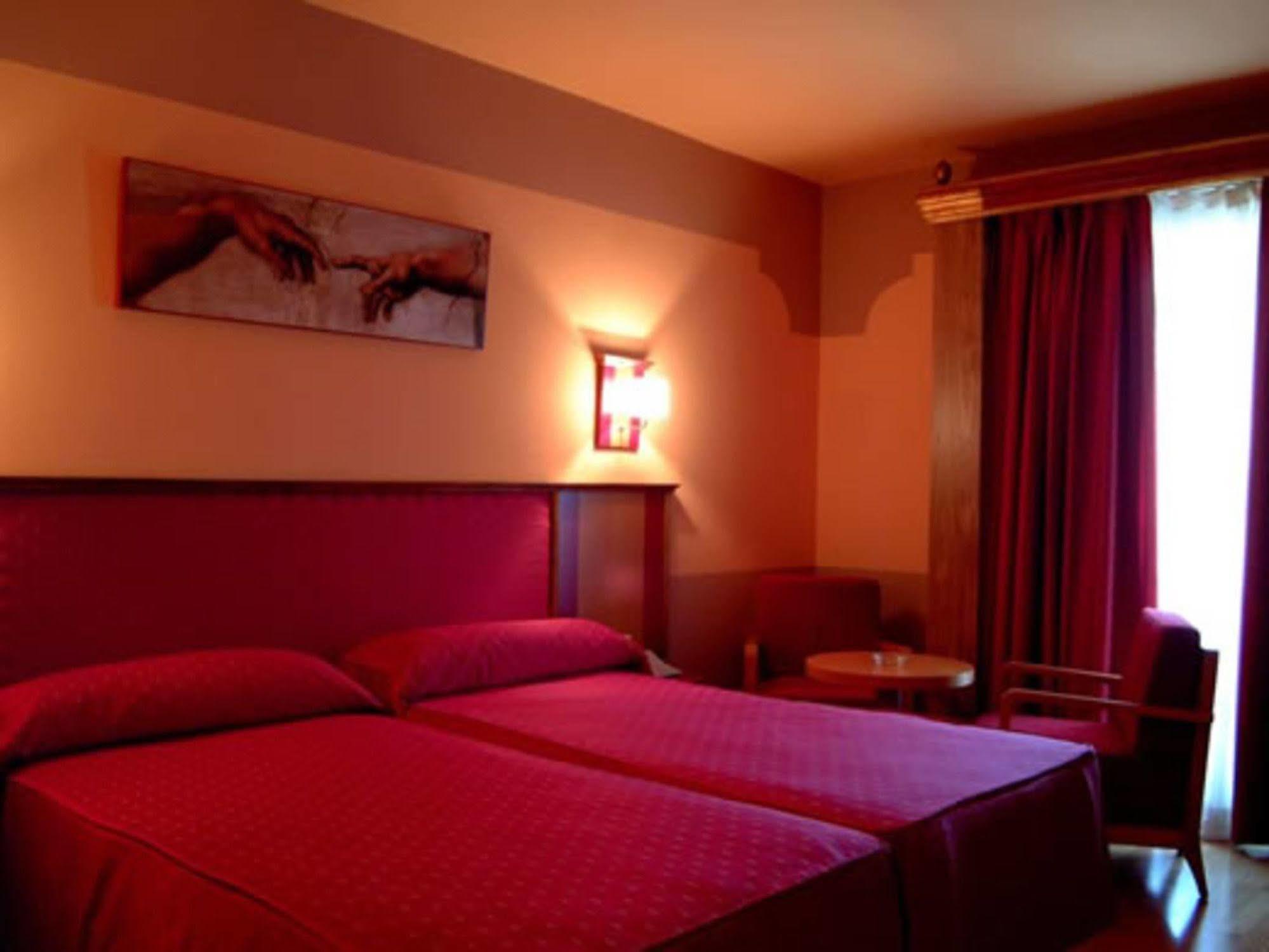 Hotel Fuente Las Piedras Cabra Eksteriør billede